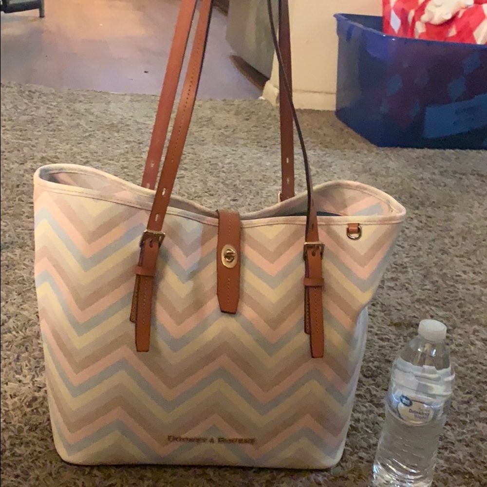Authentic BRAND NEW! Dooney & Bourke purse.